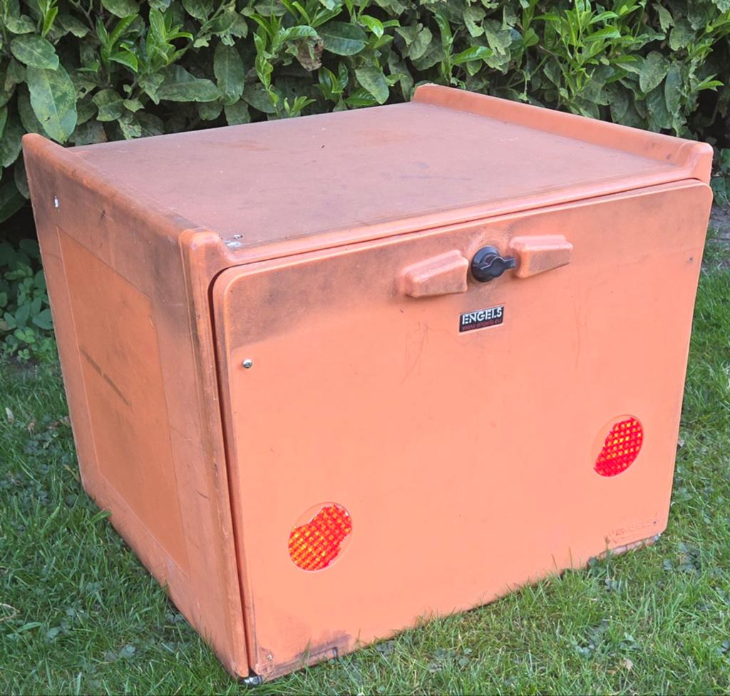 Bewaarbox voor scooter of brommer, Fietsen en Brommers, Brommers | Toebehoren, Ophalen