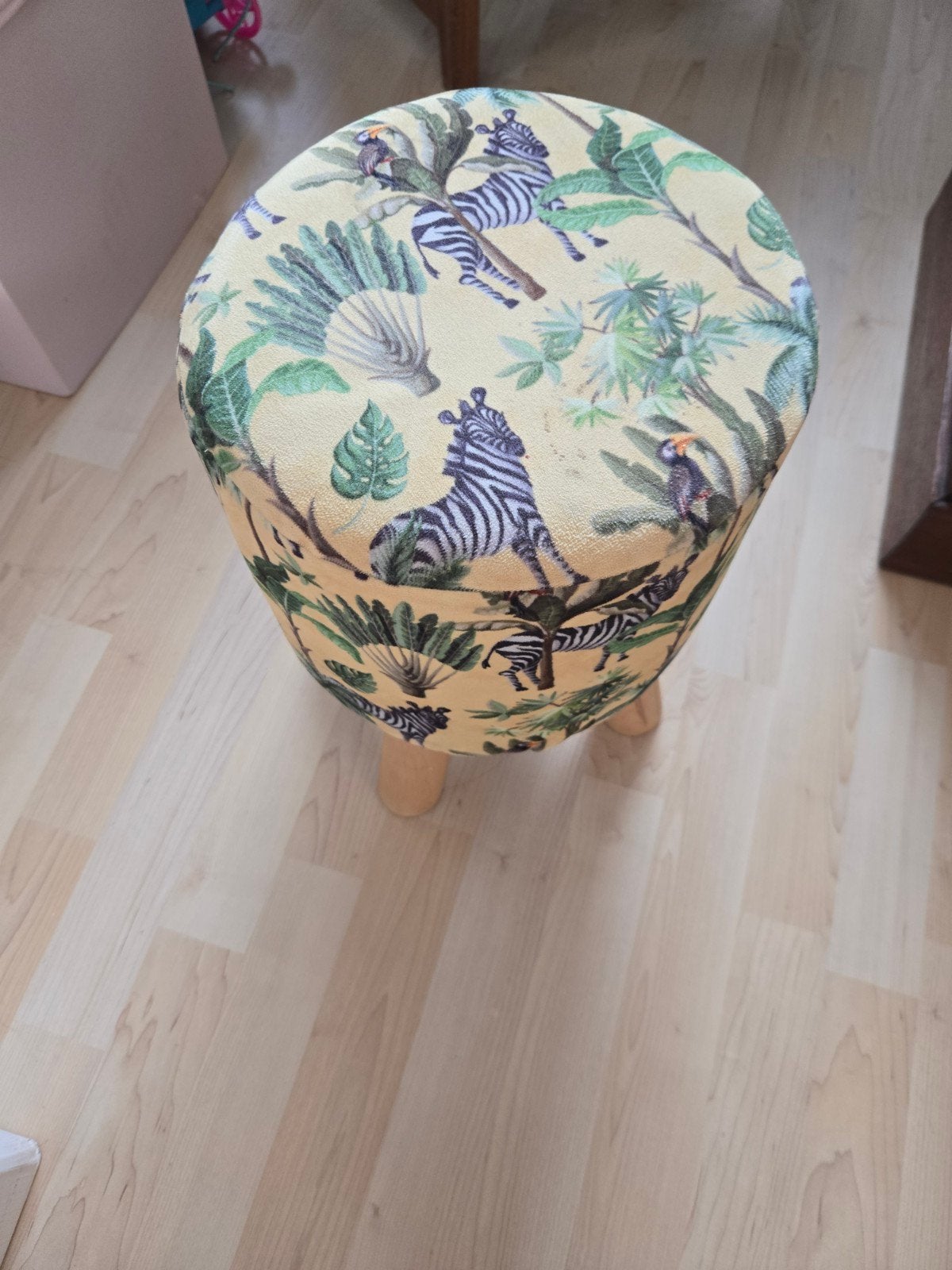 Jungle thema kussen en kruk, Ophalen, Minder dan 50 cm, Rond, Minder dan 50 cm