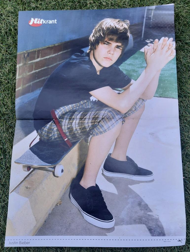 Poster 2x A4 Hitkrant 2009 Justin Bieber / Waylon / Ferry, Ophalen of Verzenden, Gebruikt, A1 t/m A3, Muziek