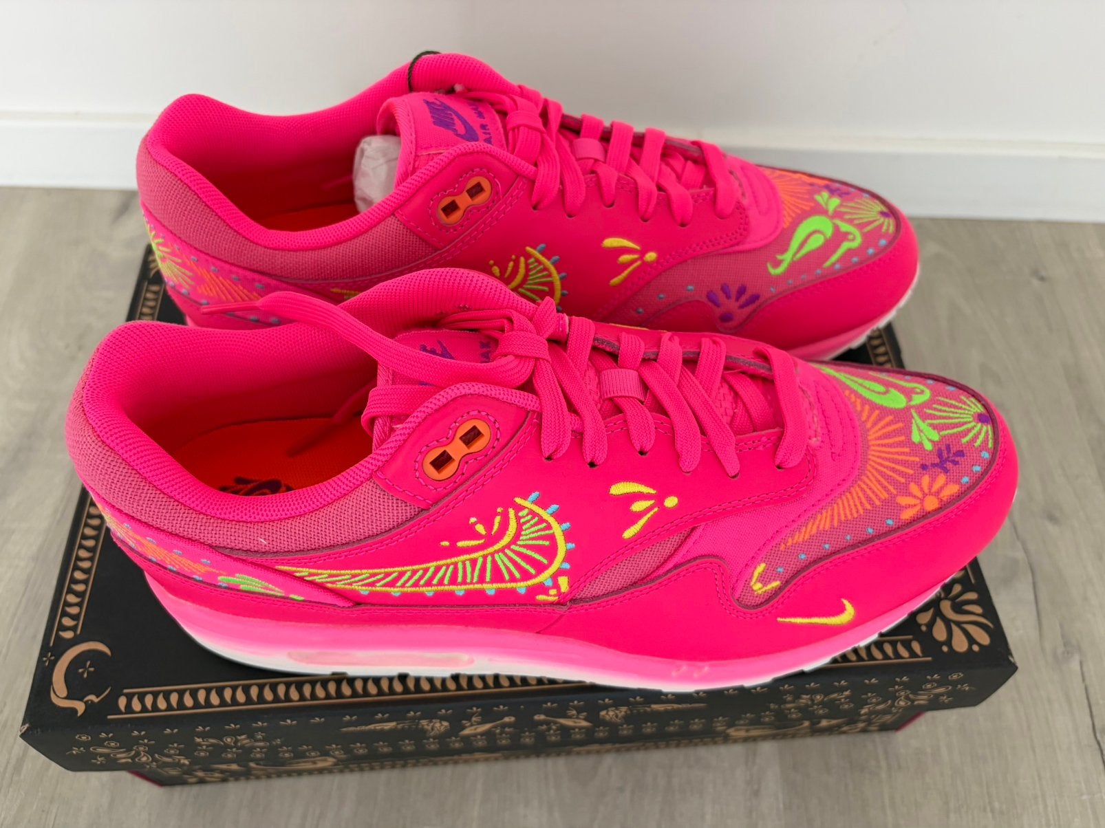 Nike air max 1 premium dia de muertos maat 44,5, Ophalen of Verzenden, Nieuw, Overige kleuren, Sneakers of Gympen