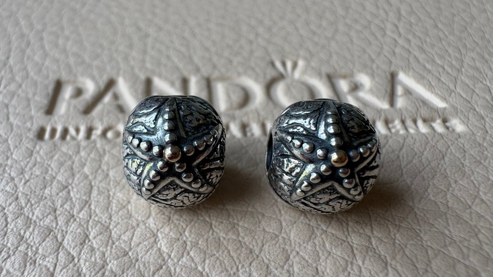 Pandora clips met 14kt goud, Pandora, Nieuw, Ophalen of Verzenden, 2 of 3 bedels