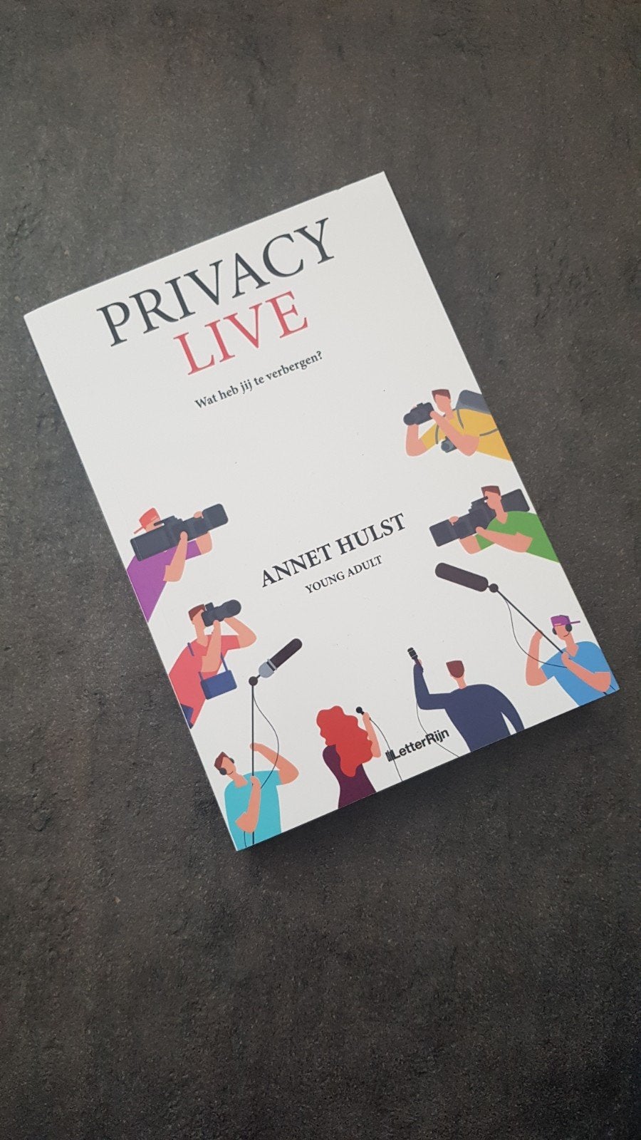 Privacy Live - Annet Hulst (Young Adult), Ophalen of Verzenden, Zo goed als nieuw, Annet Hulst, Nederland