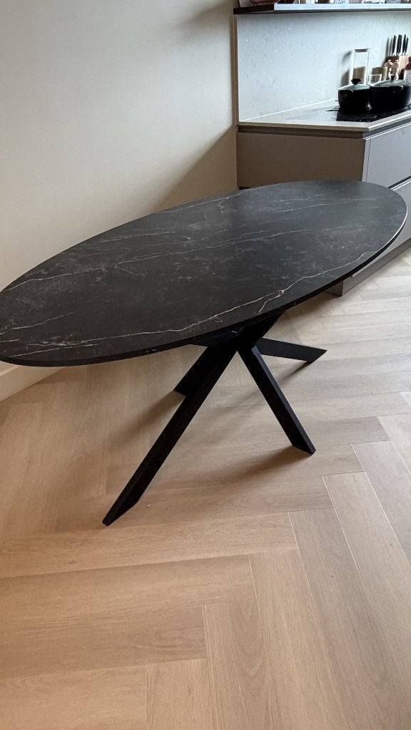 Prachtige ovale eettafel te koop | Marmer zwart, Ophalen, 50 tot 100 cm, Zo goed als nieuw, Vijf personen of meer