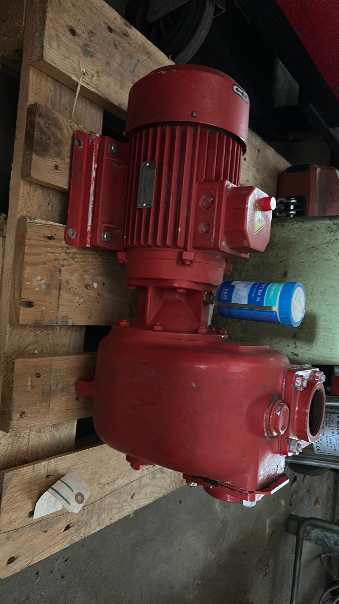 Veel water of dunne mestpomp, Doe-het-zelf en Verbouw, Motoren, Ophalen of Verzenden, Zo goed als nieuw, Elektromotor