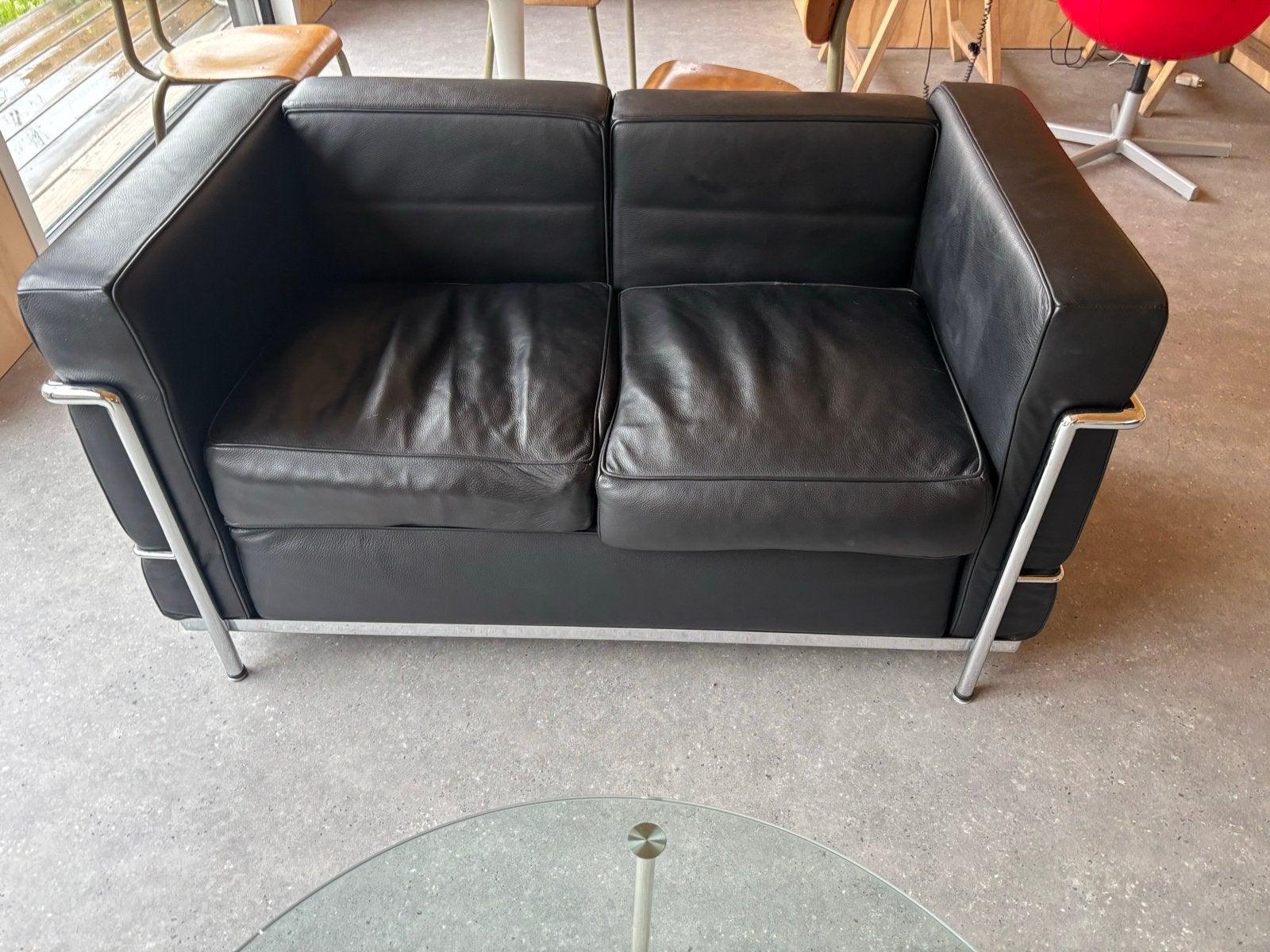 Le Corbusier LC2 stijl 2-zitsbank zwart leer, Ophalen, Gebruikt, 150 tot 200 cm, Tweepersoons