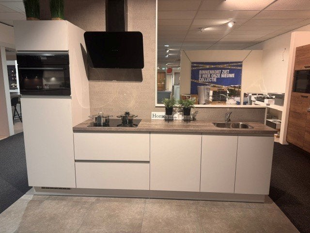 Showroom keuken wit houtlook blad, Overige materialen, Wit, Nieuw, Enkelwandige keuken