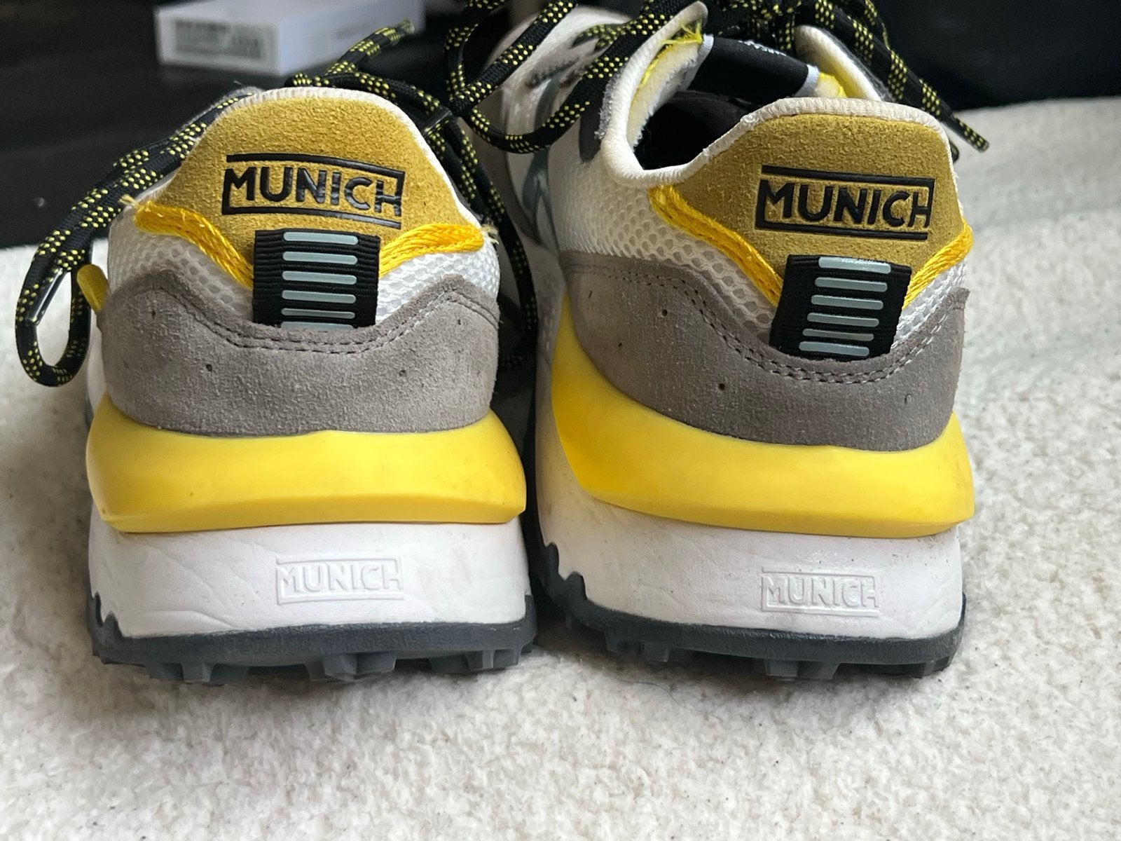 Munich sneakers - Stijlvolle en comfortabele schoenen, Ophalen, Gedragen, Grijs, Sneakers of Gympen