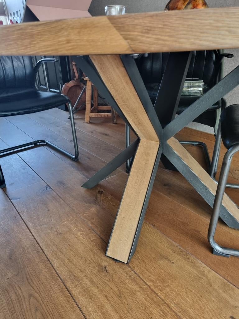 Eettafel 130 cm doorsnee, Huis en Inrichting, Tafels | Eettafels, Ophalen, Rond, Zo goed als nieuw, 100 tot 150 cm