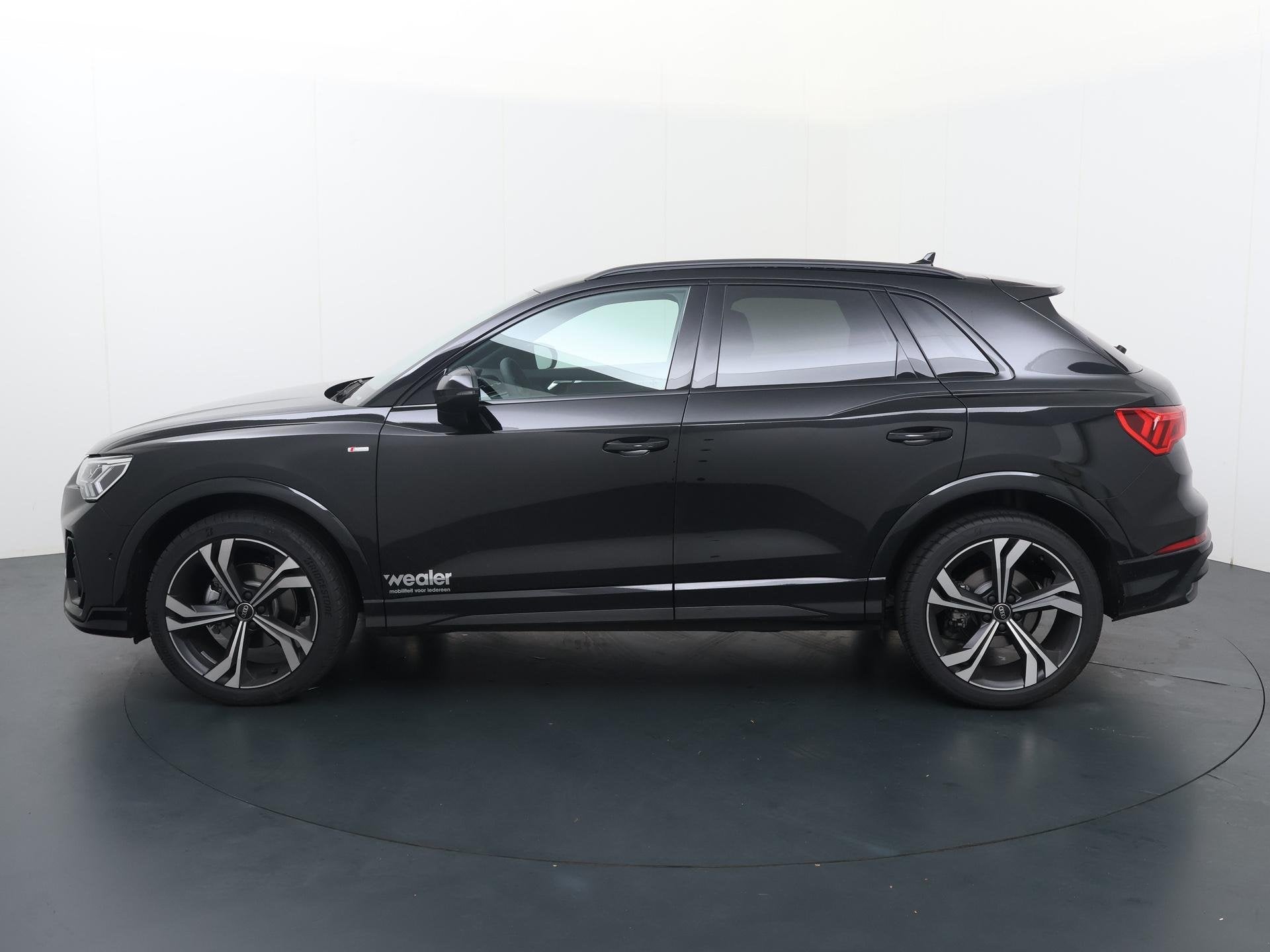 Audi Q3 S edition Competition 35 TFSI S tronic | 150 PK | Au, Auto's, 15 km/l, 4 cilinders, Zwart, Bedrijf