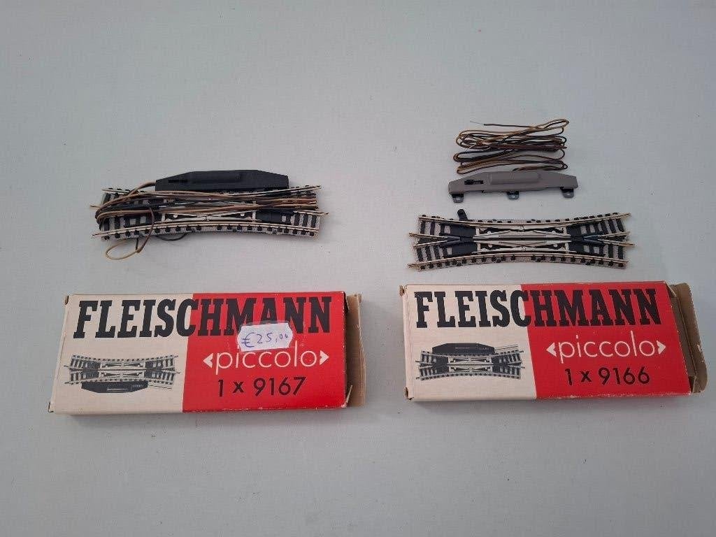 Fleischmann N Piccolo 9166/9167 elektrische kruiswissels, Hobby en Vrije tijd, Modeltreinen | N-Spoor, Gelijkstroom, Fleischmann