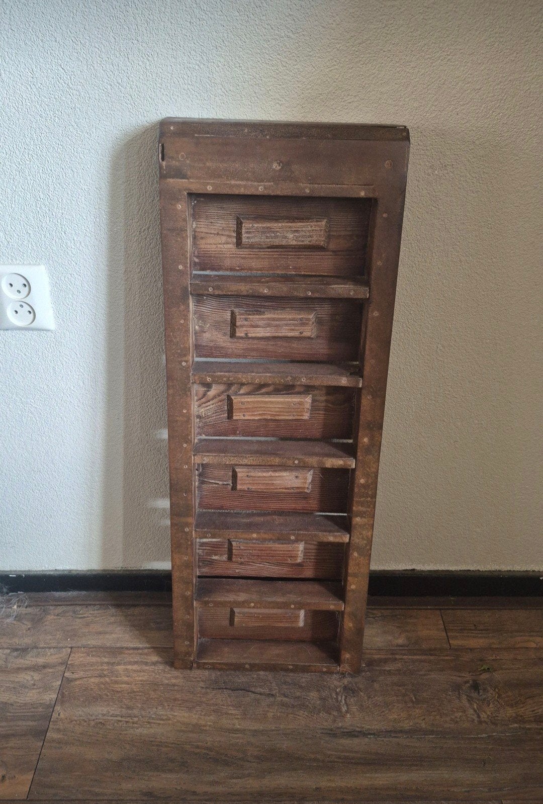 Vintage houten steenmal met vakken, Ophalen