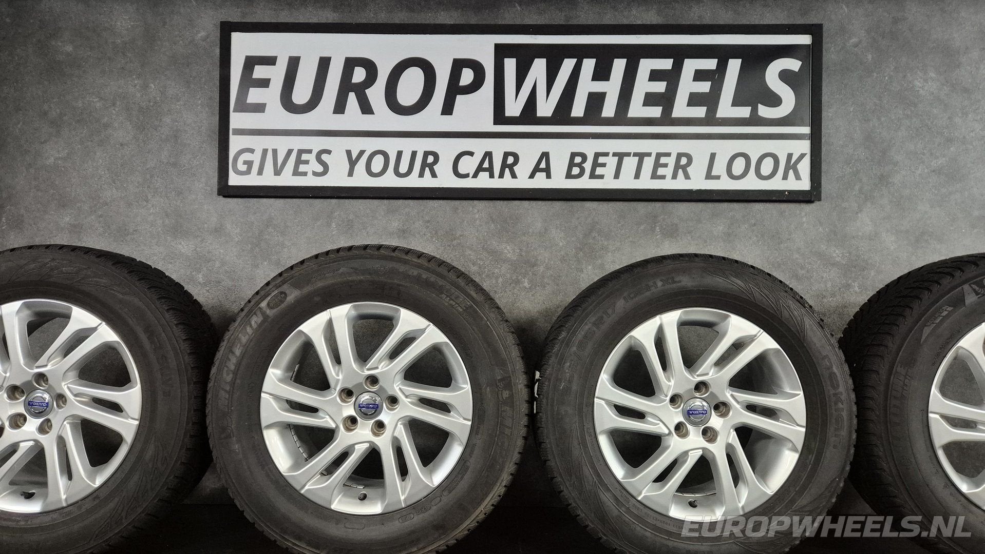 17 inch Volvo velgen XC60 XC90 235 65 Valder winterbanden, Gebruikt, -, -, Banden en Velgen