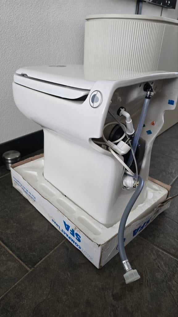 Sanicompact LUXE sanibroyeur vermaler broyeur toilet, Ophalen of Verzenden, Toilet