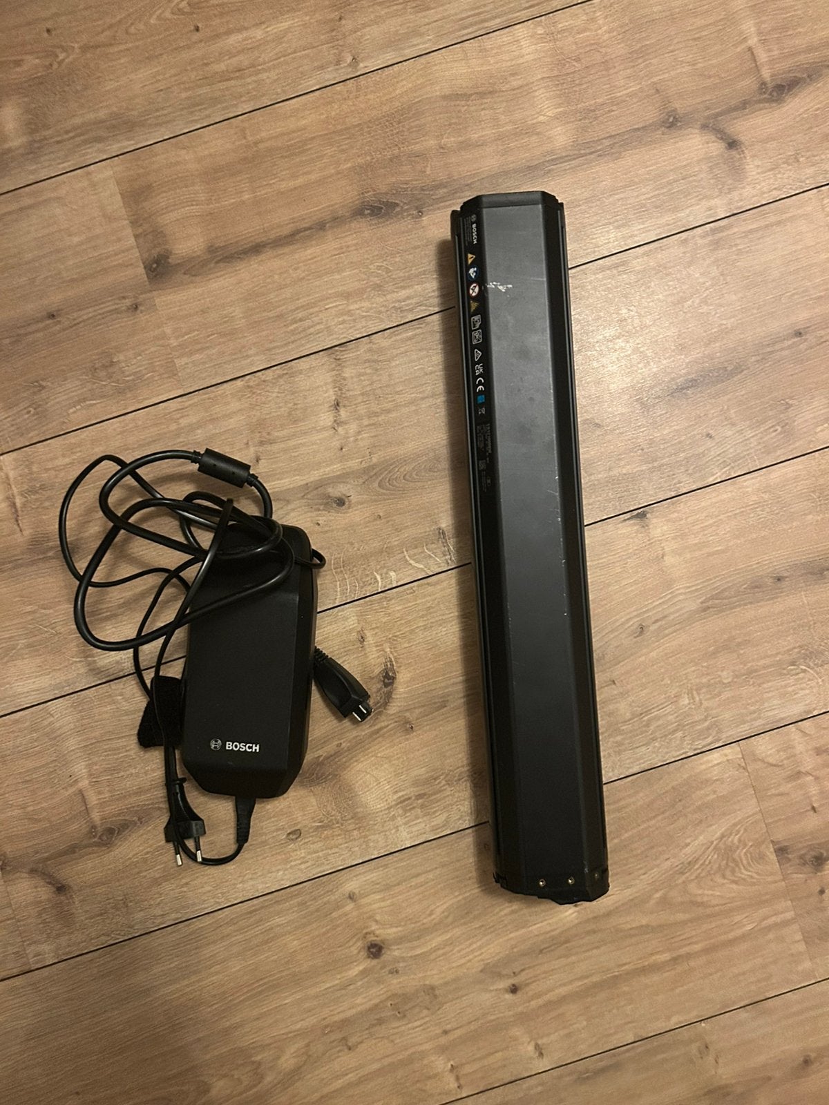 Bosch  power tube 750 accu en accu lader, Fietsen en Brommers, Fietsaccessoires | Fietsaccu's, Ophalen, Zo goed als nieuw