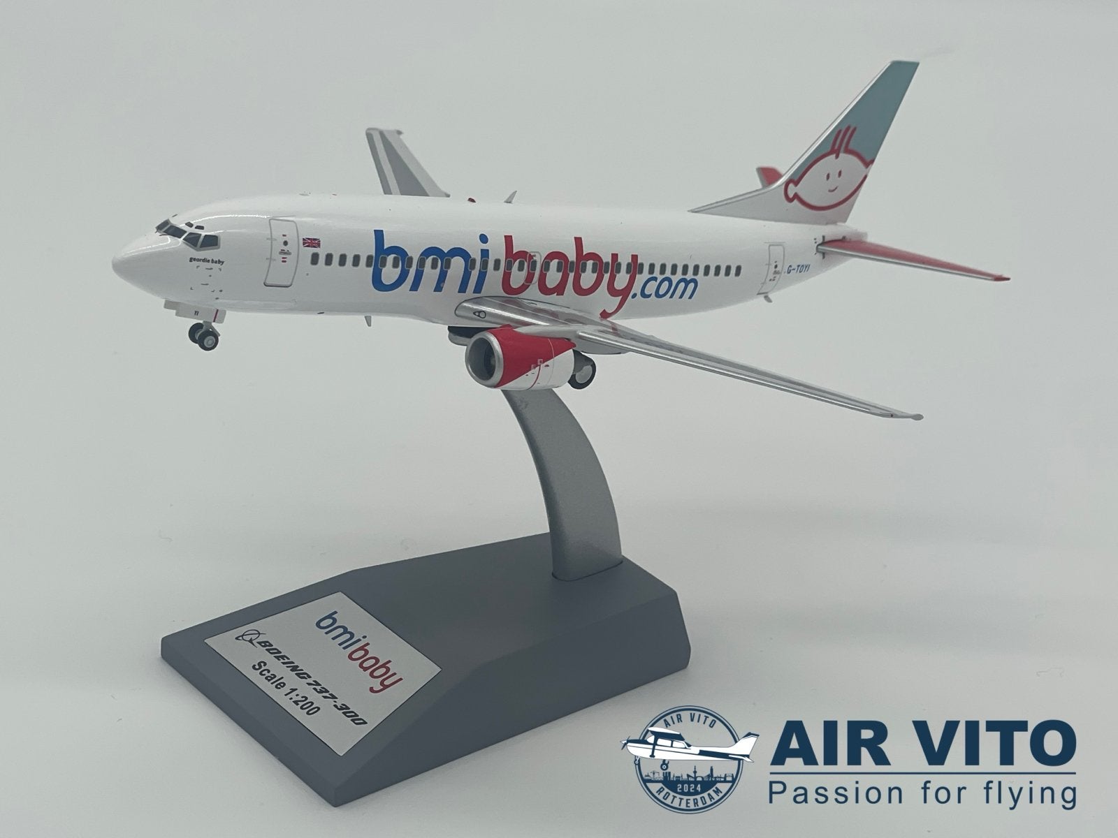 Inflight 200 Boeing 737-300 Bmibaby G-TOYI Schaal 1:200, Verzamelen, 2992jb, Schaalmodel, Ophalen of Verzenden, Operations@airvito.com