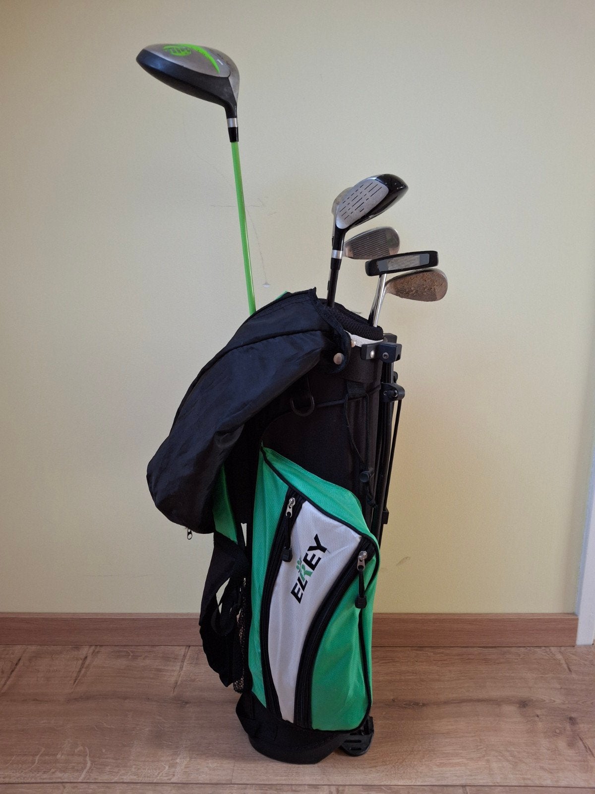 ELREY Golfset voor kinderen - Driver, ijzers, putter en tas, Sport en Fitness, Golf, Ophalen, Gebruikt, Set, Overige merken