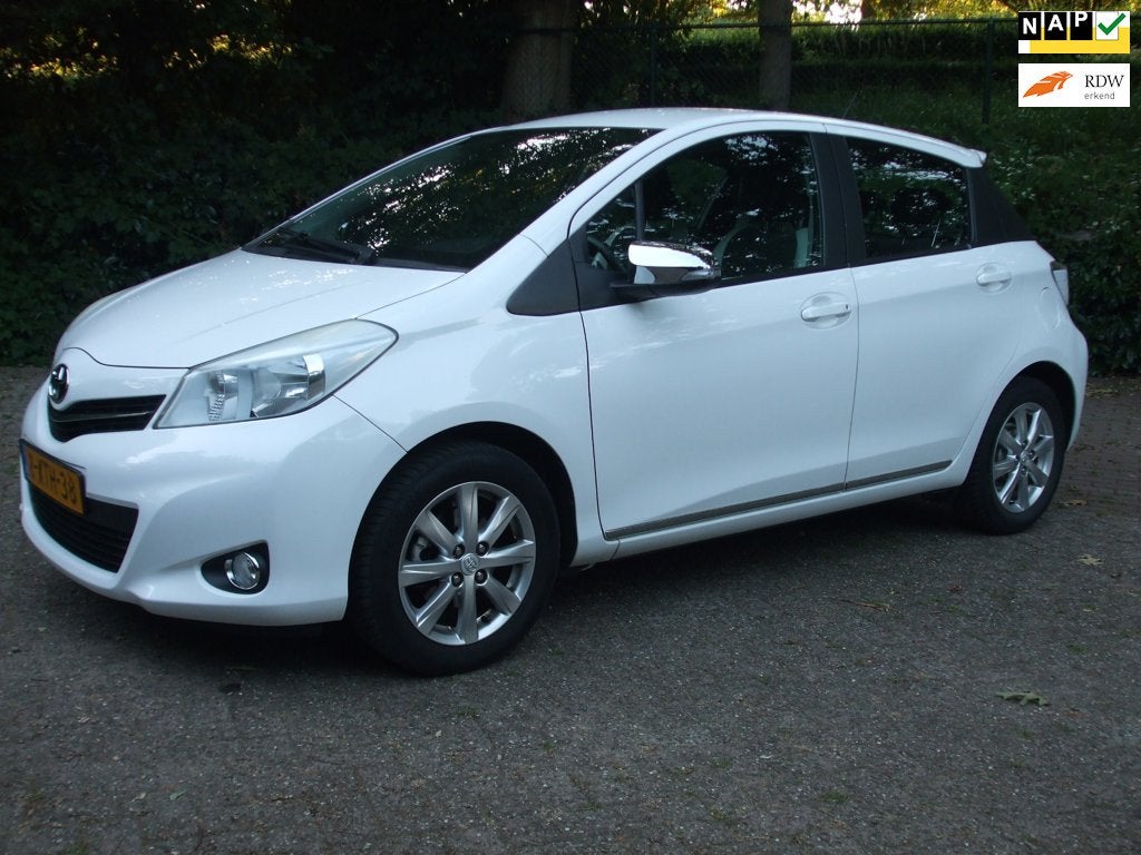 Toyota Yaris 1.0 VVT-i Trend clima luxe uitvoering NL auto 5, Auto's, Toyota, Euro 5, 750 kg, Wit, Origineel Nederlands