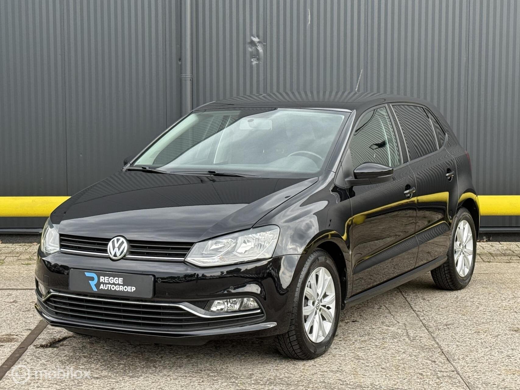 Volkswagen Polo 1.2 TSI Highline |AUTOMAAT|CRUISE|PDC|, Gebruikt, 4 cilinders, 1039 kg, Zwart