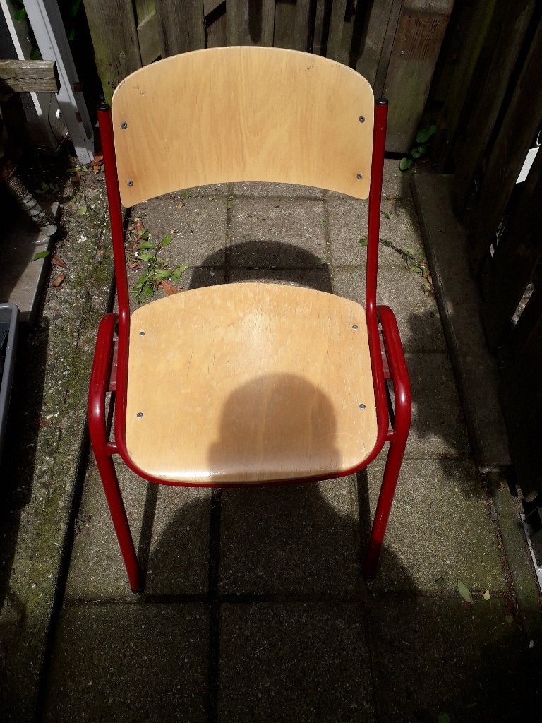 schoolstoel rood metaal houten rug zit jaren 70, Ophalen