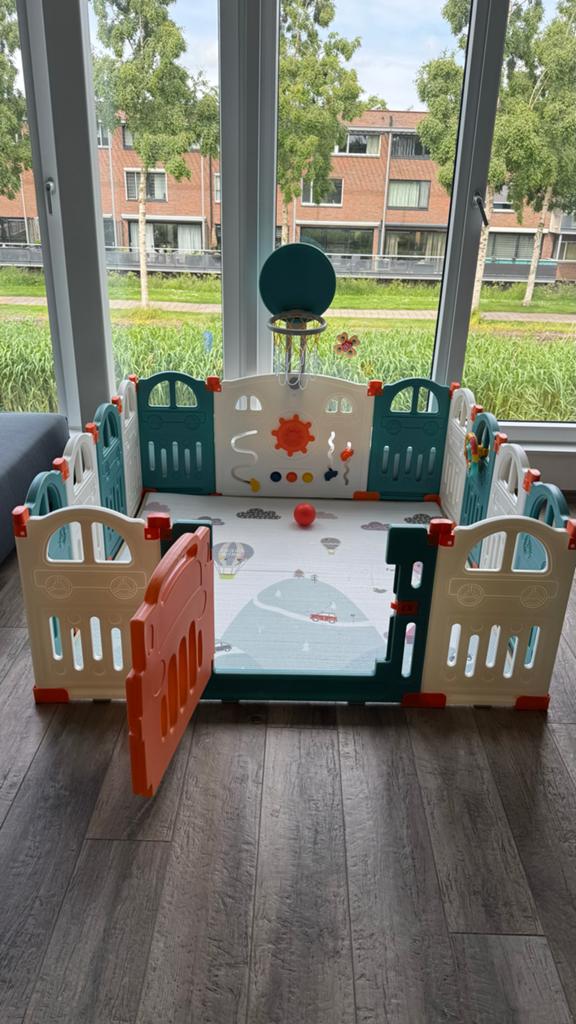 Baby box met speelmat en basketbalring, Ophalen of Verzenden, Zo goed als nieuw