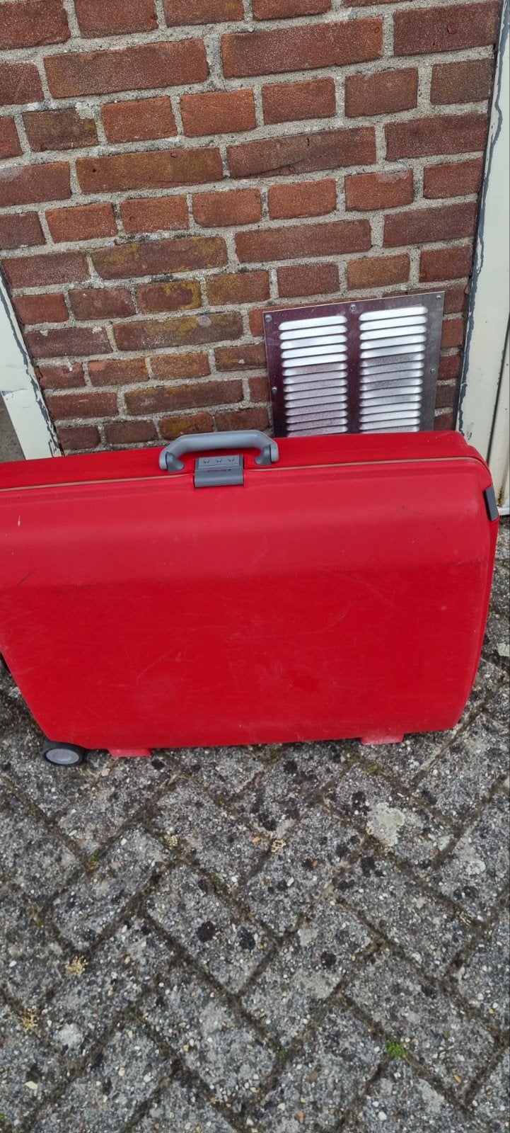 Rode Samsonite Koffer met Wieltjes en Slot ., Wieltjes, Gebruikt, Hard kunststof, 45 tot 55 cm