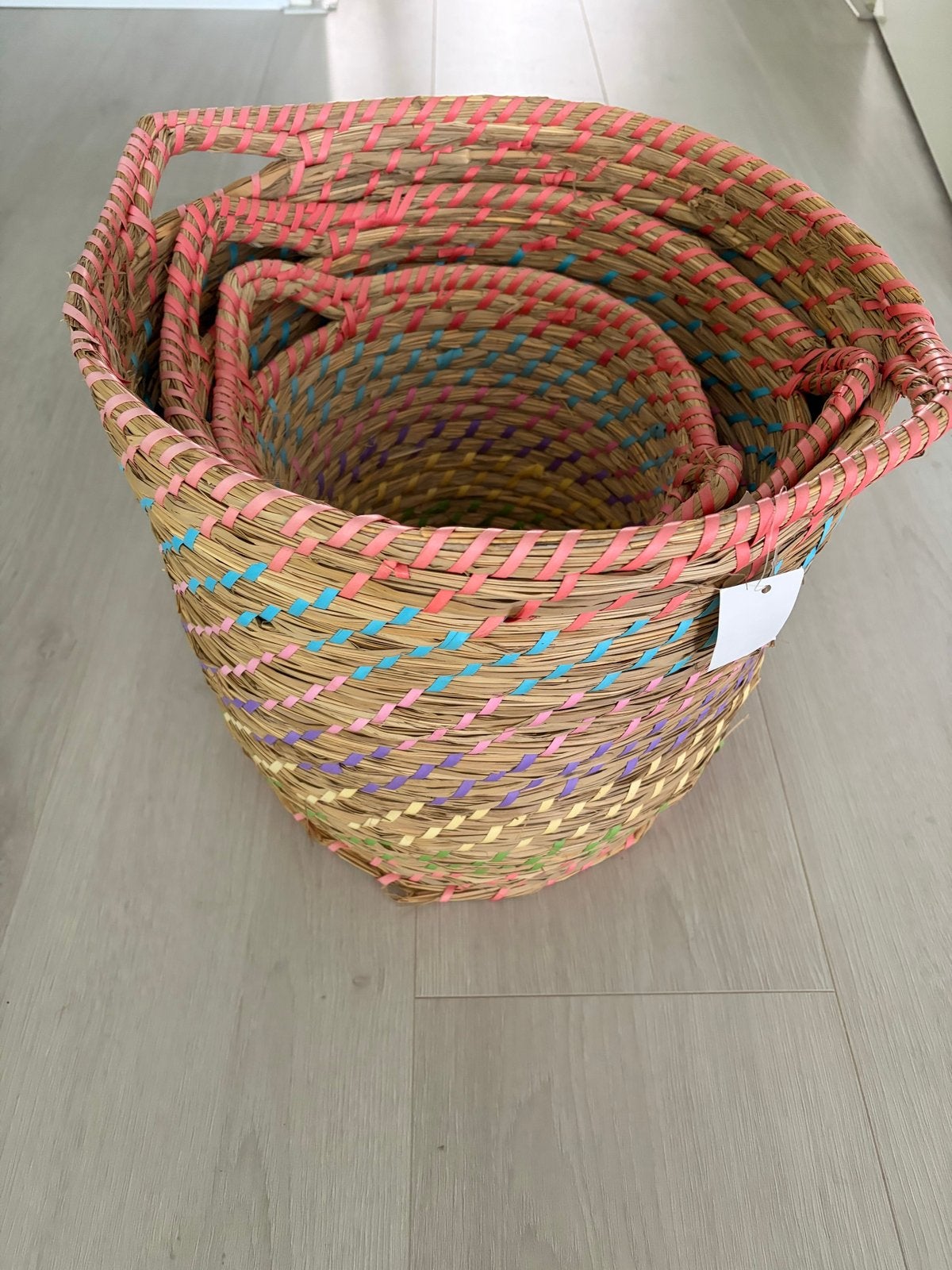 Set van 3 rieten manden met kleurrijke accenten, Ophalen, Gevlochten, Mand, Rond