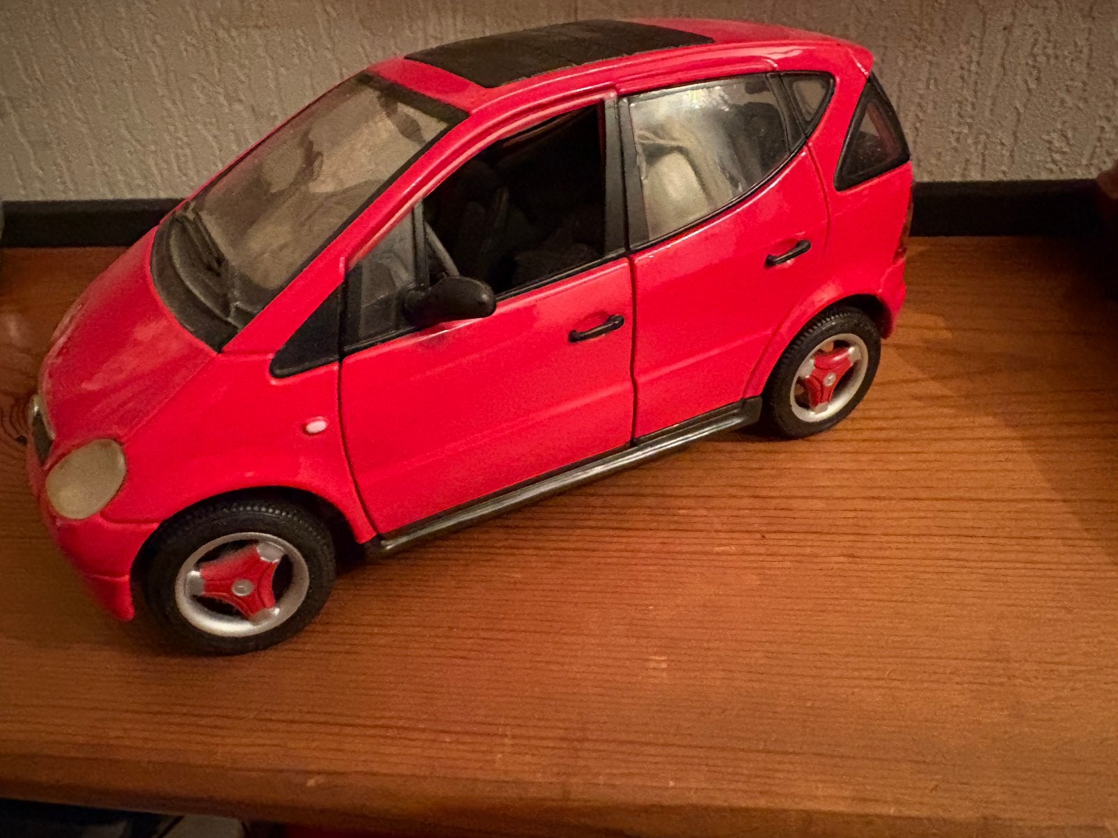 Mercedes. A. Classe.             Maisto, Hobby en Vrije tijd, Modelauto's | 1:18, Ophalen of Verzenden, Zo goed als nieuw, Maisto