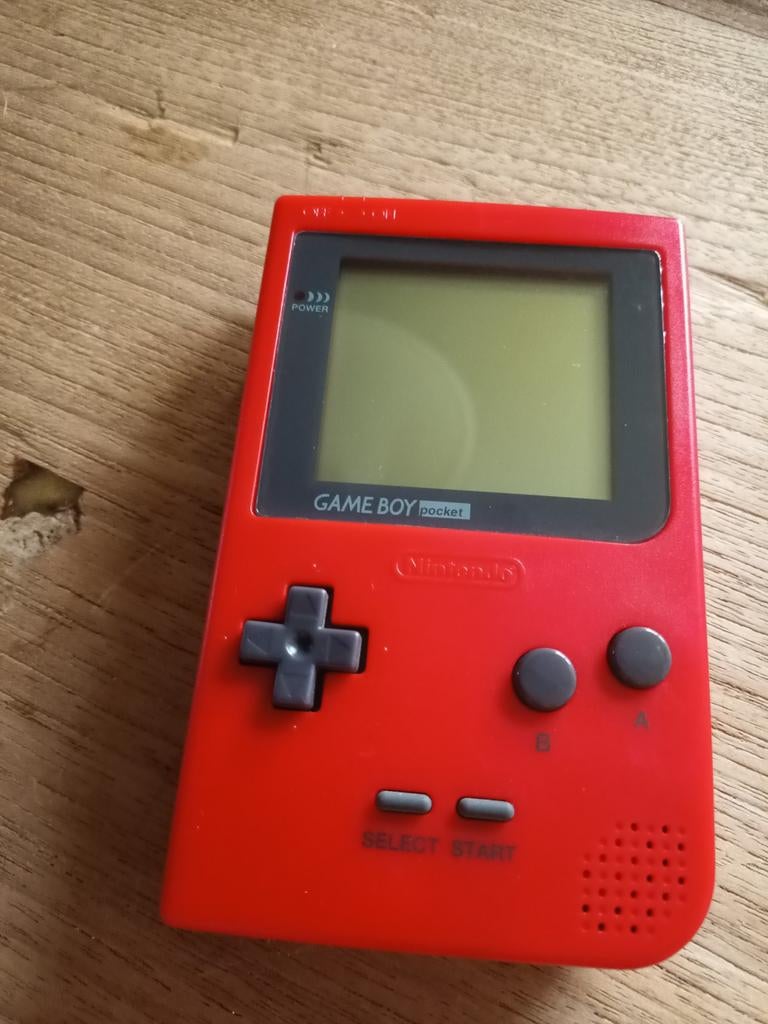 Game Boy Pocket rood met game en travelcase., Ophalen of Verzenden, Gebruikt, Game Boy Pocket, Met beschermhoes of tas