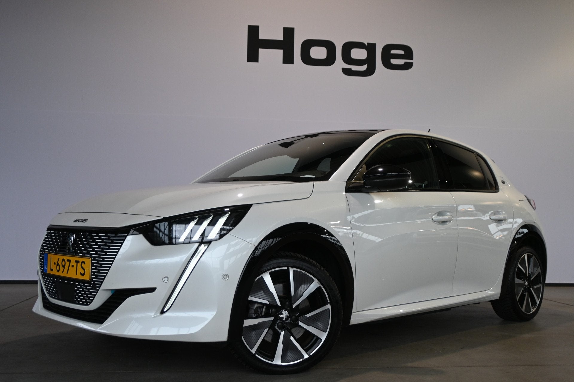 Peugeot e-208 EV GT Pack Clima Adaptieve cruise SOH 100% Pan, Auto's, 136 pk, Gebruikt, Met garantie (alle), 24 min