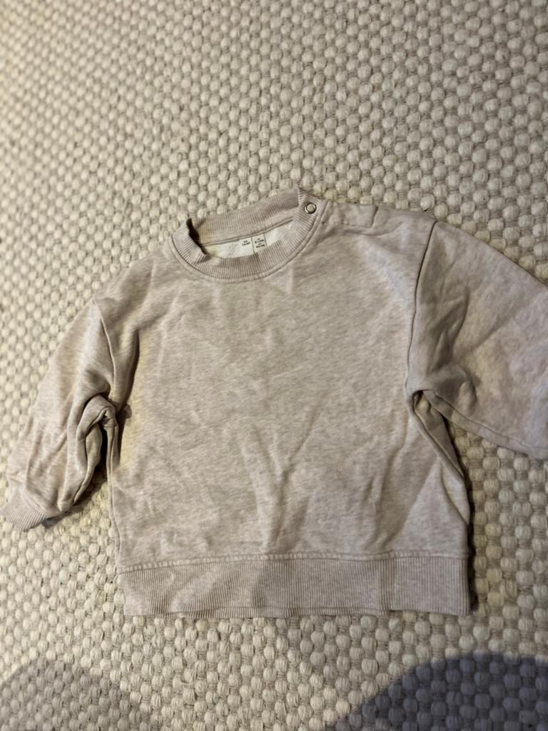 Oversized beige trui Arket maat 74/80, Kinderen en Baby's, Babykleding | Overige, Ophalen of Verzenden, Zo goed als nieuw, Jongetje of Meisje