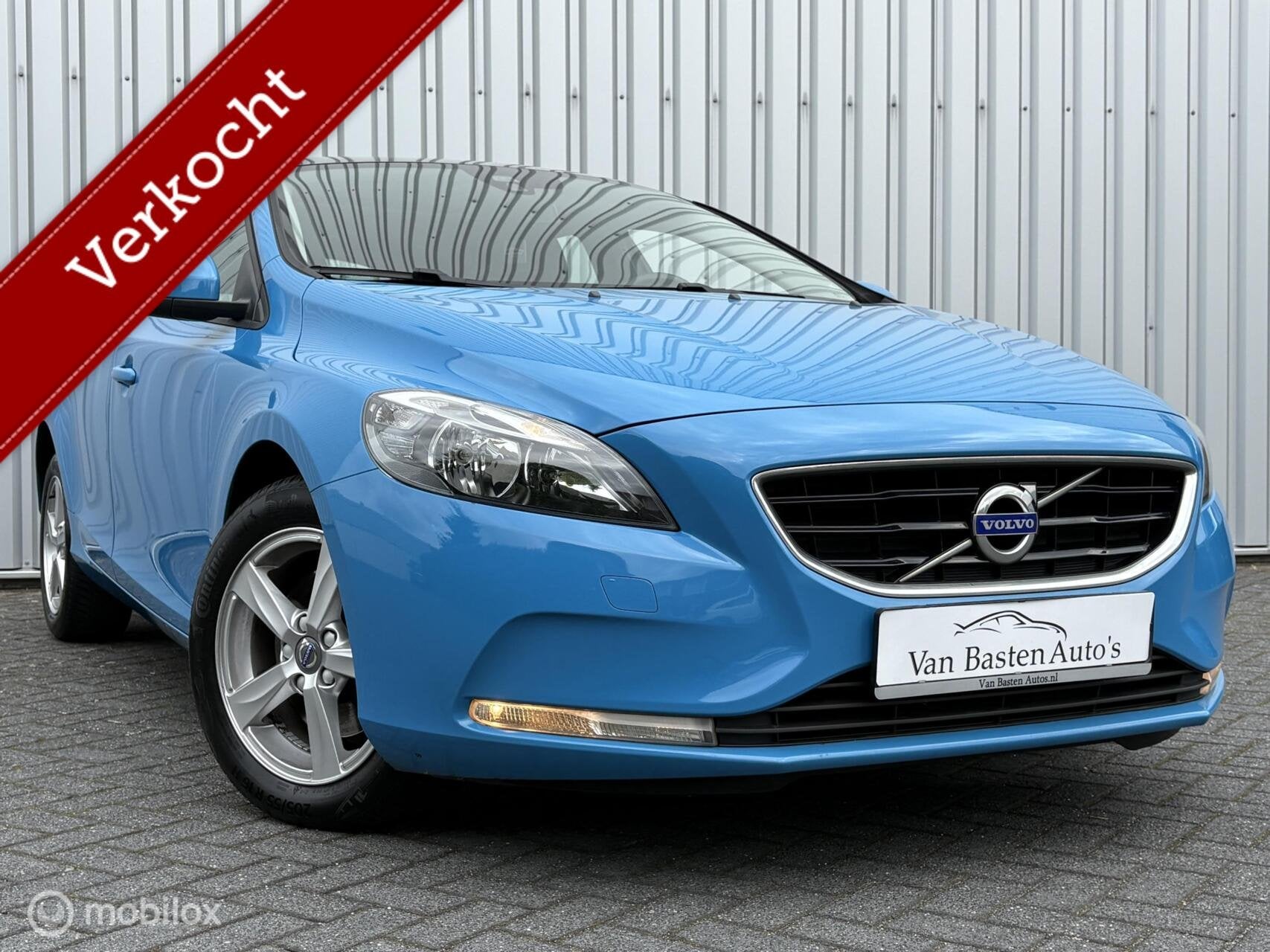 Volvo V40 2.0 T2 Kinetic | Panoramadak | 1e eig | Dealer | 1, Voorwielaandrijving, Stof, Zwart, 4 cilinders