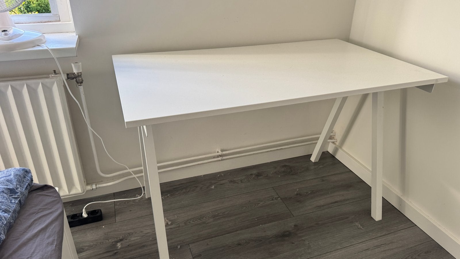 Wit bureau - Ideaal voor thuiswerk of studentenkamer, Ophalen, Demontabel, Gebruikt, Spaanplaat of MDF