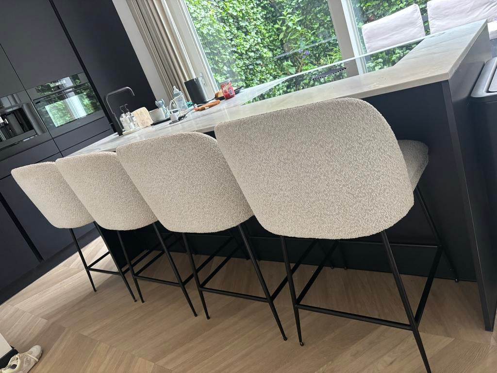 Richmond Moderne barkruk met bouclé stof - Wit/Zwart, Ophalen, Nieuw, 90 cm of meer, Metaal