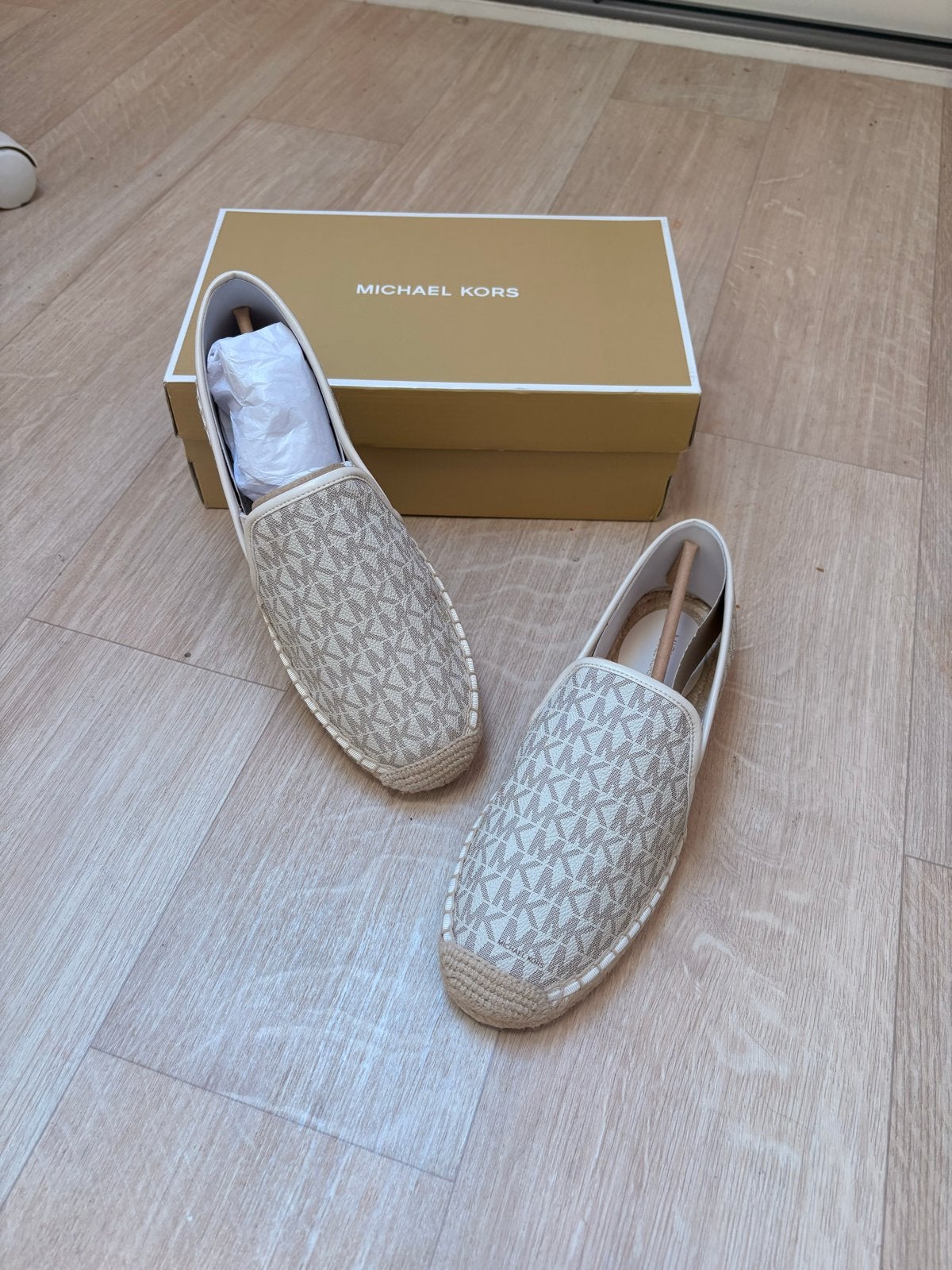 Michael Kors Hastings Espadrilles - Nieuw in doos, Kleding | Dames, Ophalen of Verzenden, Nieuw, Beige, Espadrilles of Moccasins