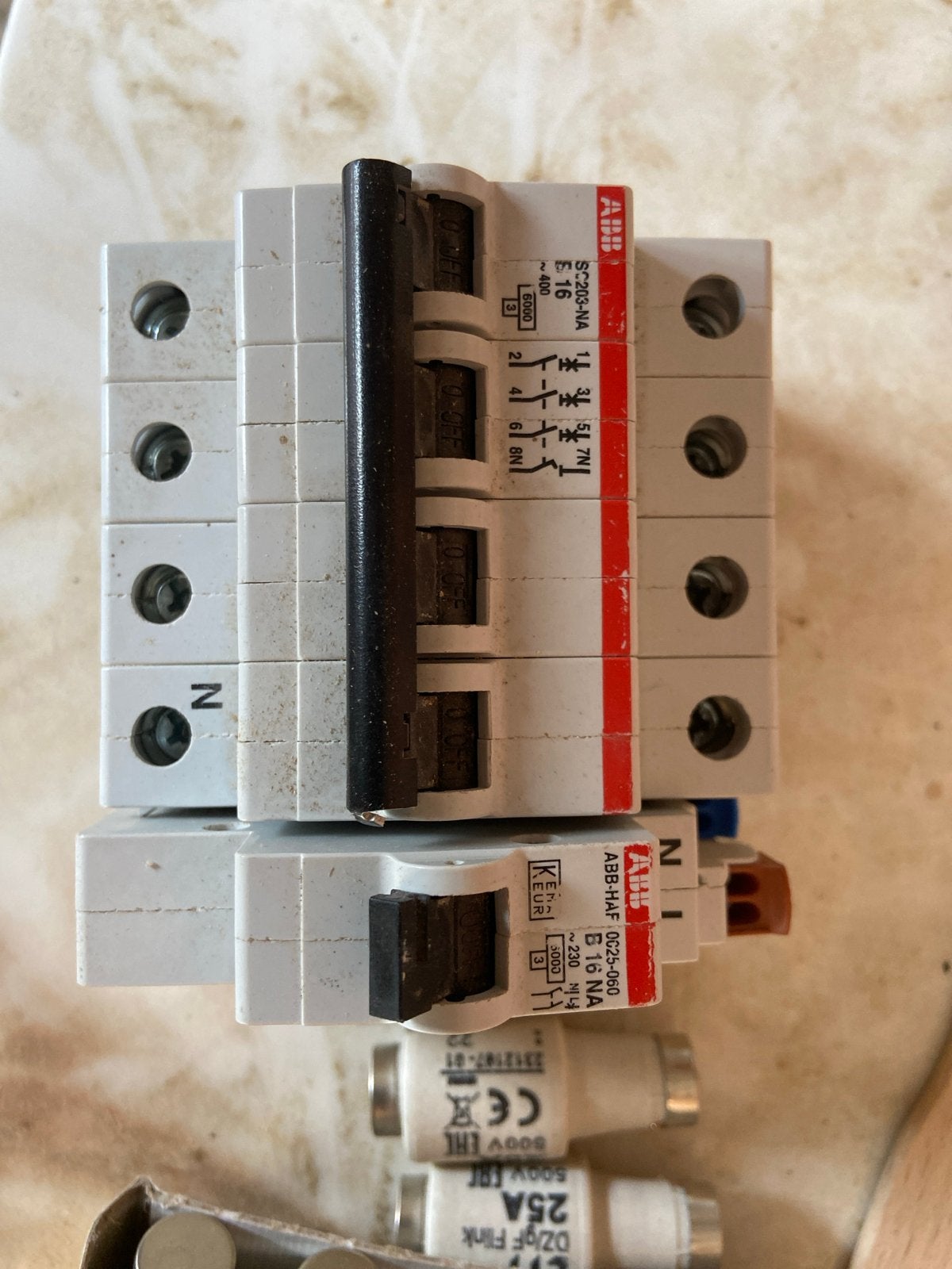 ABB  - Installatieautomaten en Aardlekschakelaar, Ophalen of Verzenden, Gebruikt, ABB, Aardlekschakelaar
