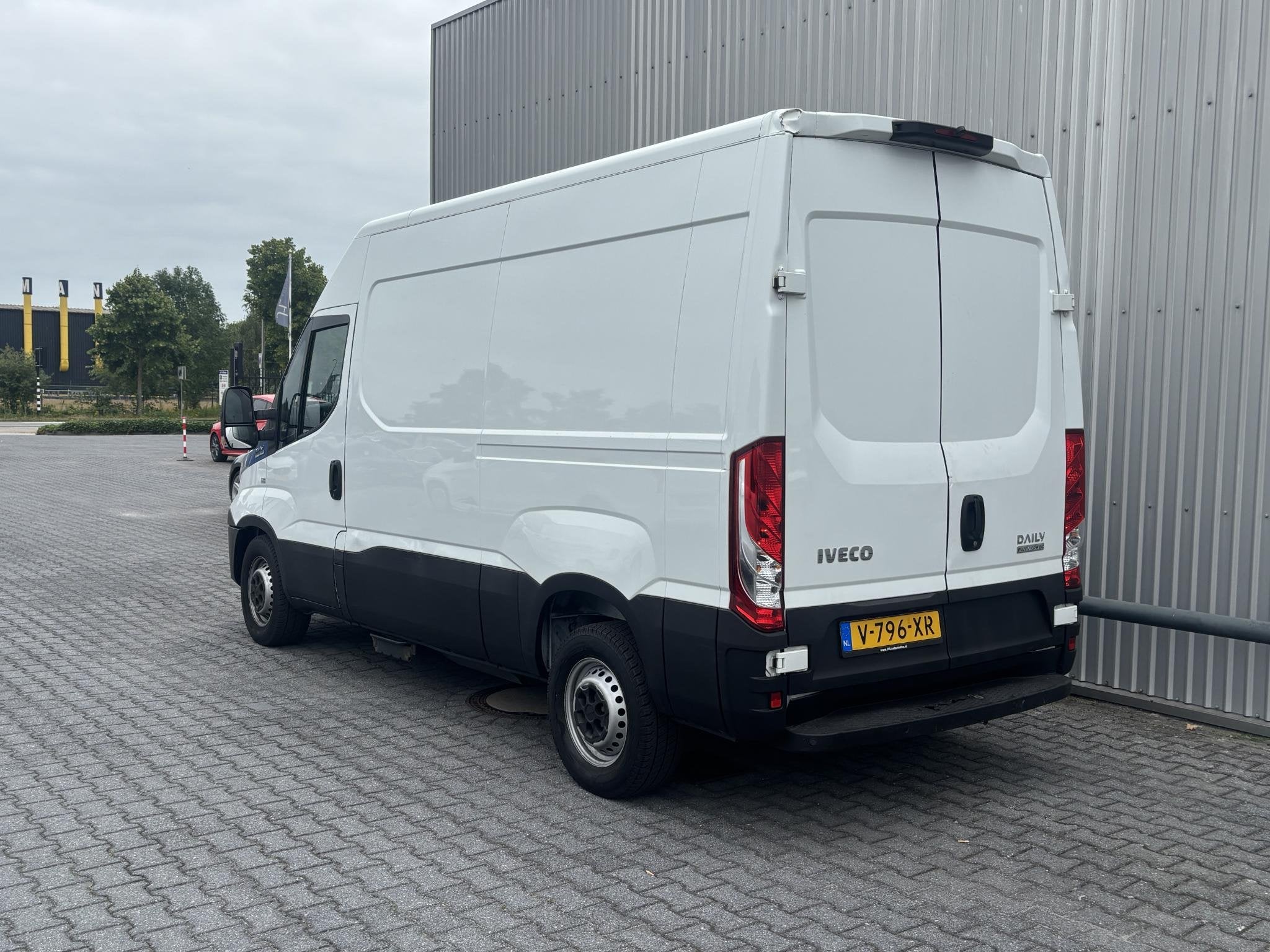 Iveco Daily 35S14NV 3.0 35 L2H2*CNG*AUTM*CAM*3500KG*CRUISE*E, Automaat, Gebruikt, Euro 6, 4 cilinders