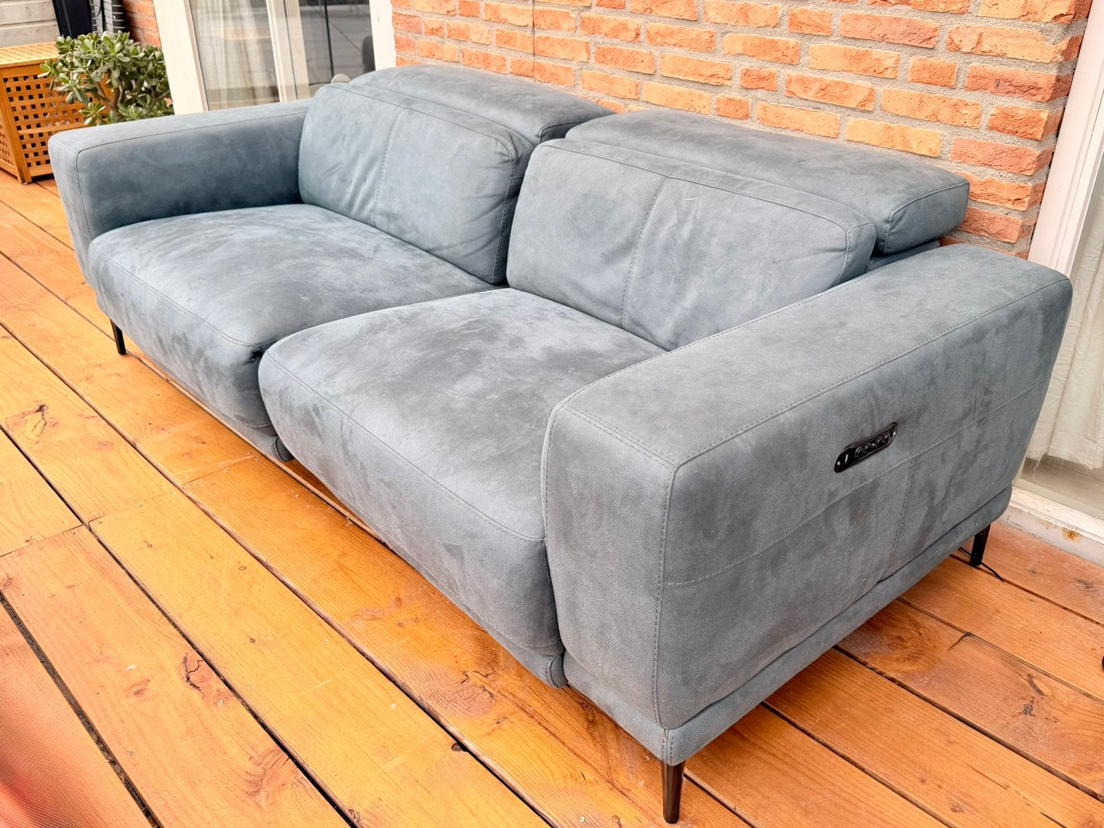 DFS 2-zitsbank met 2 elektrische relaxstoelen & USB, Ophalen, Zo goed als nieuw, 75 tot 100 cm