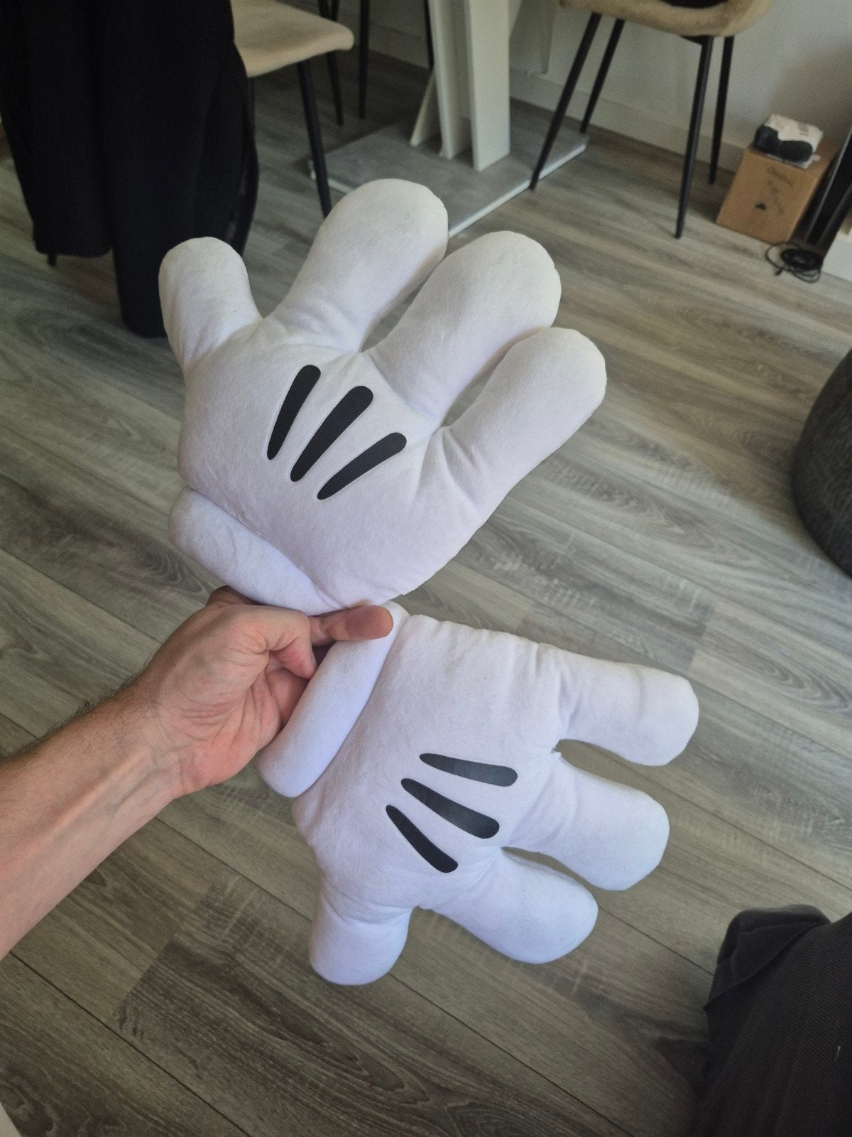 Disney Mickey Mouse hands - Pluche handschoenen, Kinderen en Baby's, Disney, Overige typen, Ophalen of Verzenden, Middelgroot (20 tot 80 cm)