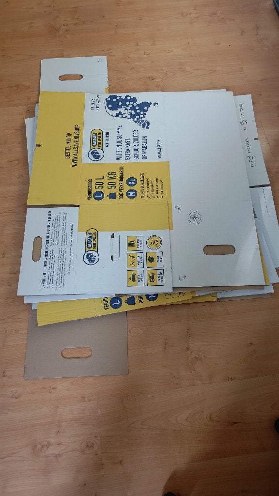 Vijf verhuisdozen, Ophalen, Opvouwbaar, 50 tot 75 cm, Minder dan 35 cm