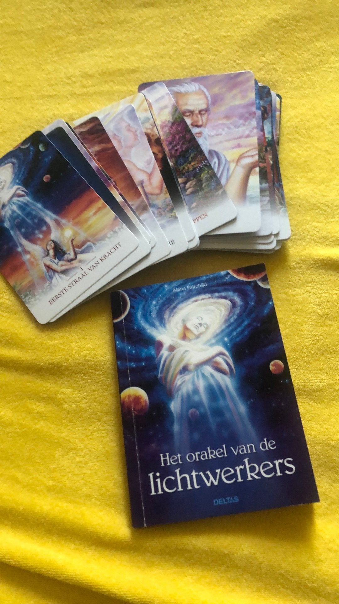 Alana Fairchild - Het orakel van de lichtwerkers, Tarot of Kaarten leggen, Overige typen, Ophalen of Verzenden, Zo goed als nieuw