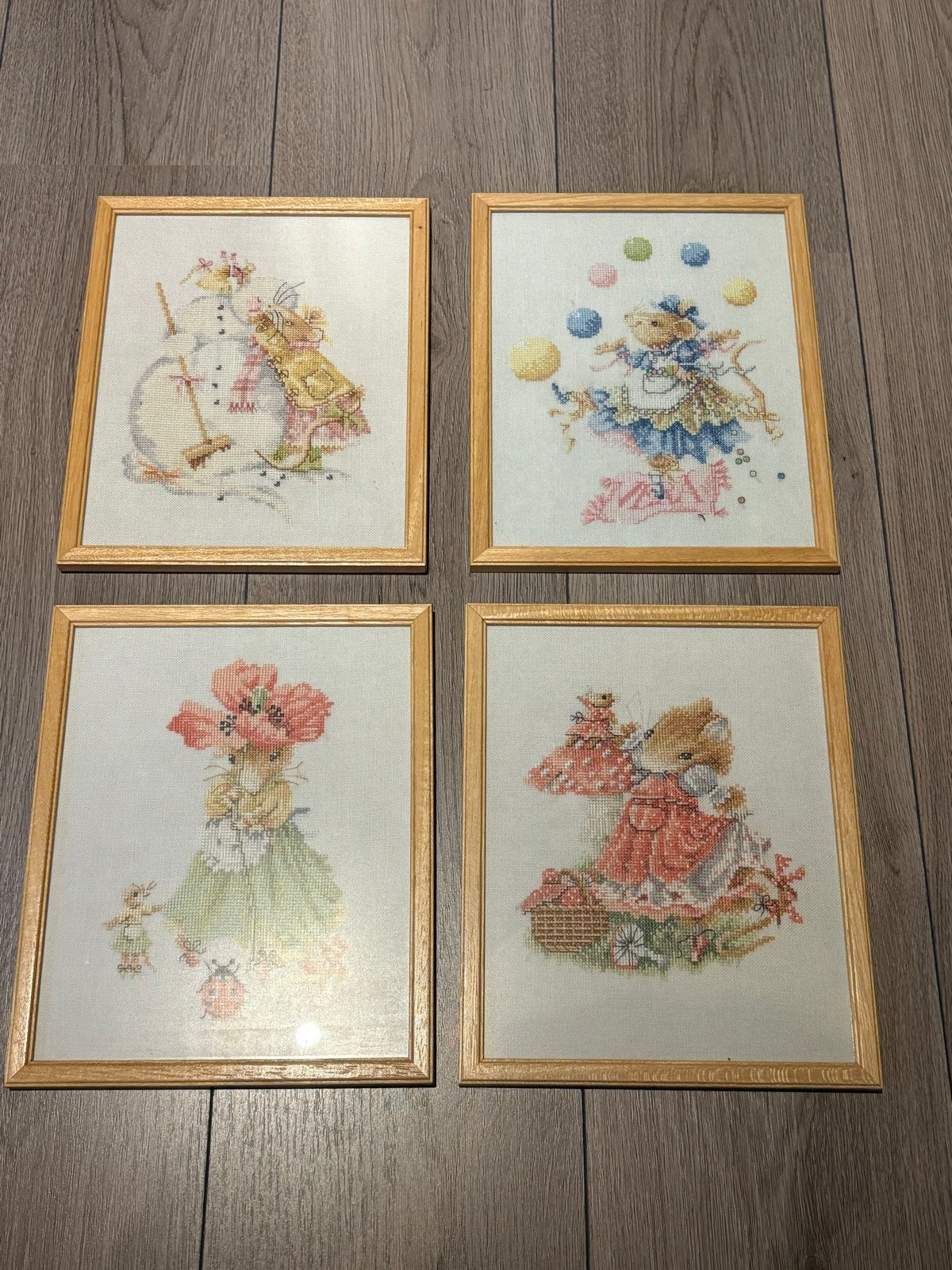 Vera de Muis Borduurwerk - Set van 4 ingelijste borduurwerke, Ophalen of Verzenden, Zo goed als nieuw, Handborduren, Overige typen