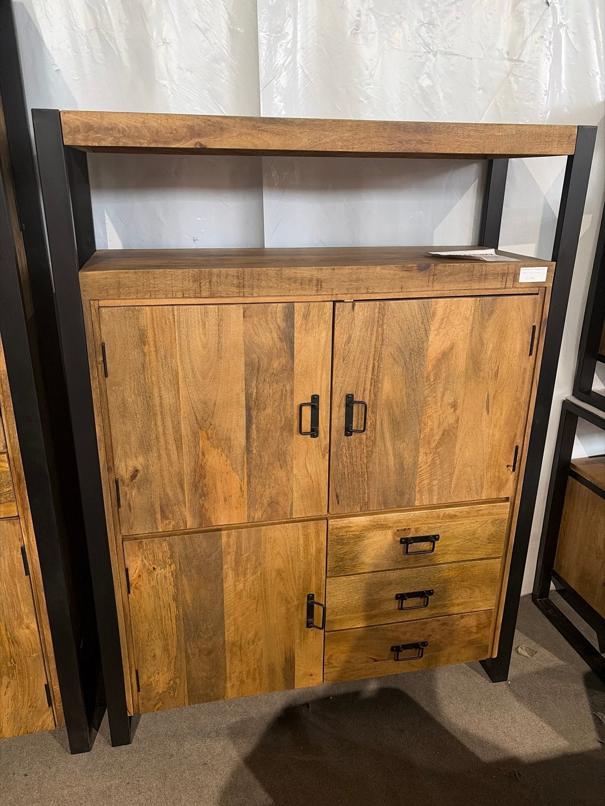Boekenkast mangohout 120x160x40 - Laatste stuk!, Huis en Inrichting, Ophalen, 100 tot 150 cm, Nieuw, Met lade(s)