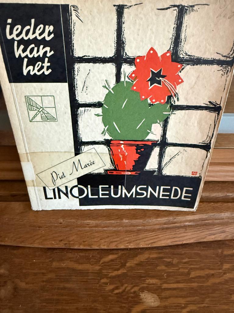 Ieder kan het: Linoleumsnede - Piet Marée, Ophalen of Verzenden, Gelezen, Overige onderwerpen, Geschikt voor kinderen