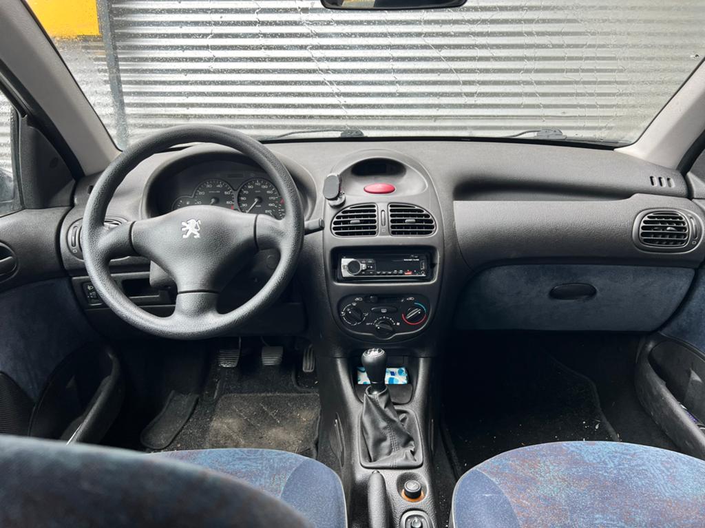 Peugeot 206 1.4 5D 2000 Grijs, Voorwielaandrijving, 15 km/l, 31 €/maand, 4 cilinders