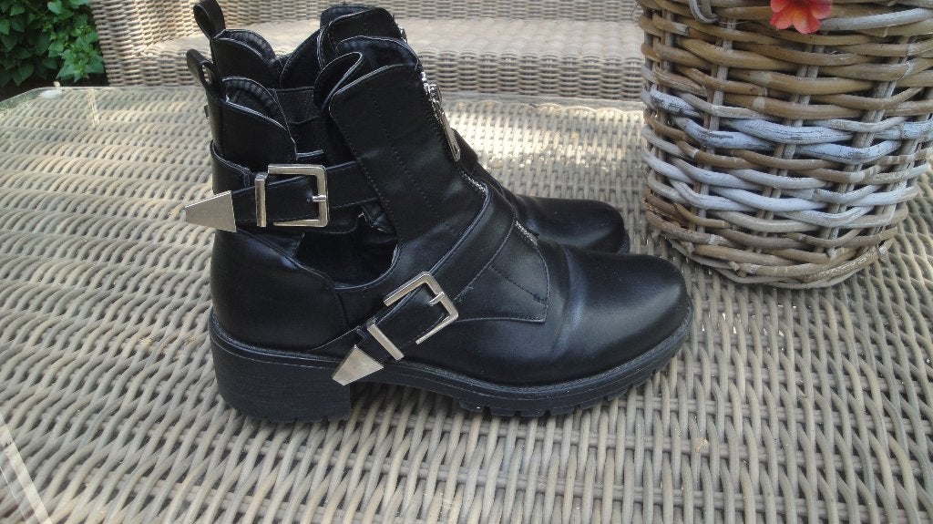 Zwarte leren boots LUCKY SHOES maat 39 (z.g.a.n.), Lage of Enkellaarzen, Ophalen of Verzenden, Zo goed als nieuw, Luckey Shoes