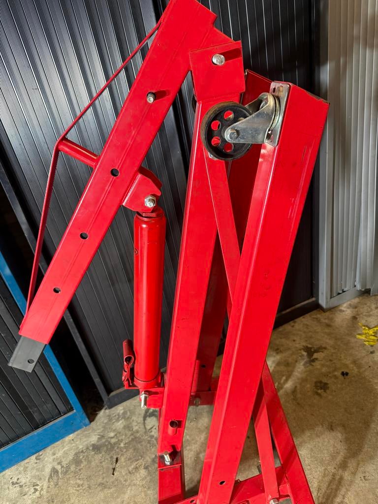 Te huur motortakel, Ophalen, Gebruikt, Hydraulisch, Garagekrik