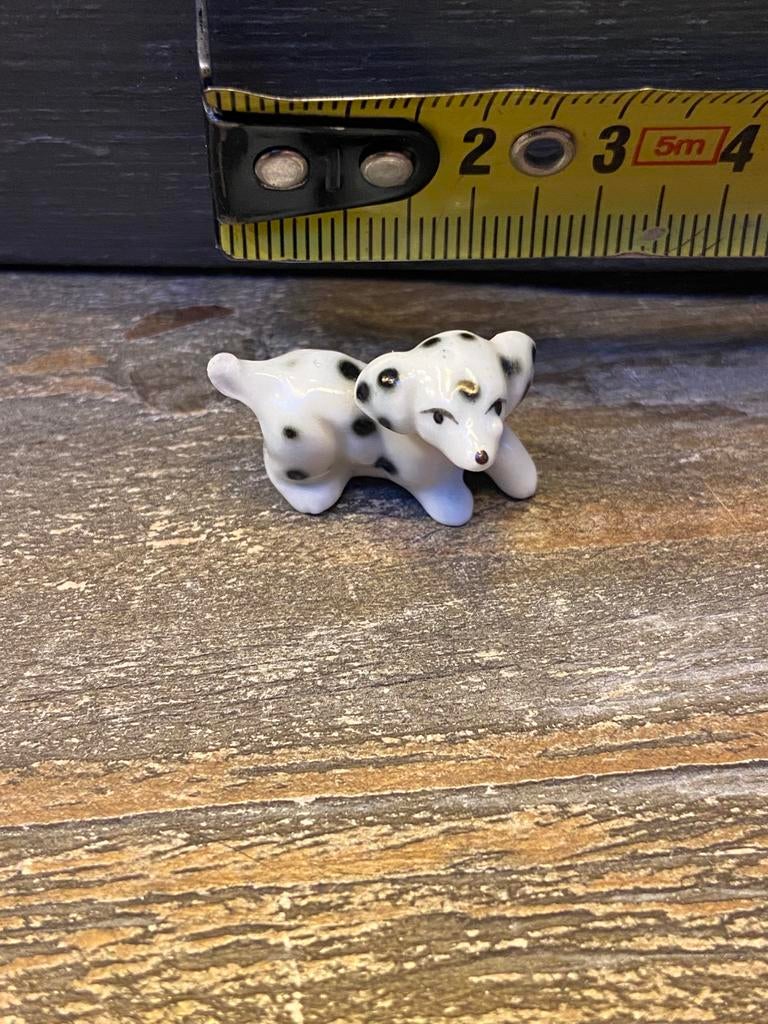 Heel klein porseleinen beeldje van een dalmatiër, Ophalen of Verzenden, Gebruikt, Dier