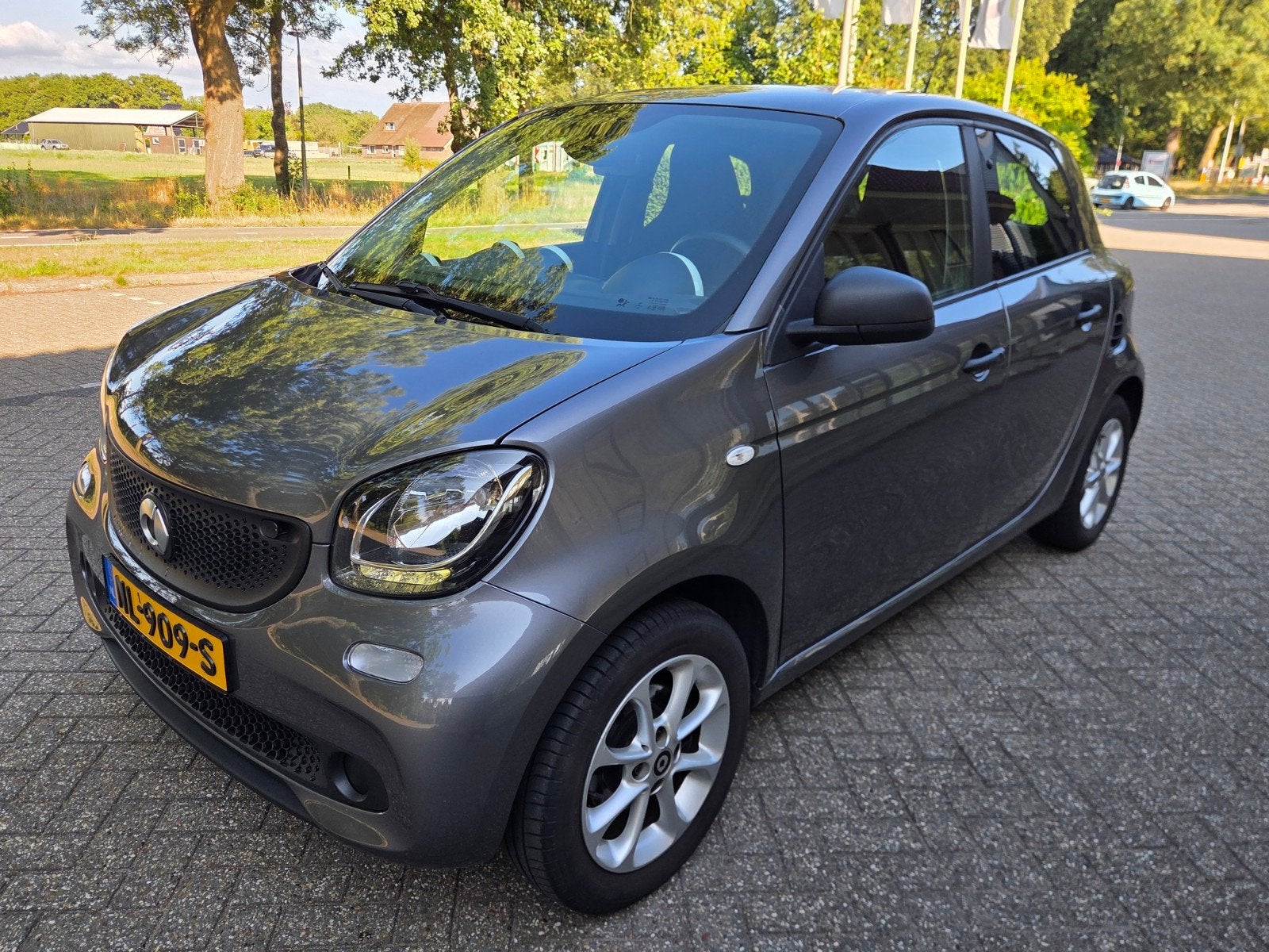Smart ForFour 1.0 71pk S&S 2017 Grijs, Auto's, 4 stoelen, Origineel Nederlands, Handgeschakeld, 70 pk