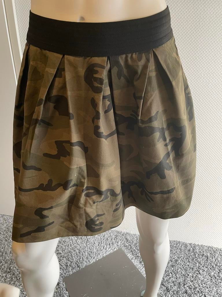 Guess rokje met camouflage print maat 26, ., Ophalen of Verzenden, Zo goed als nieuw, .