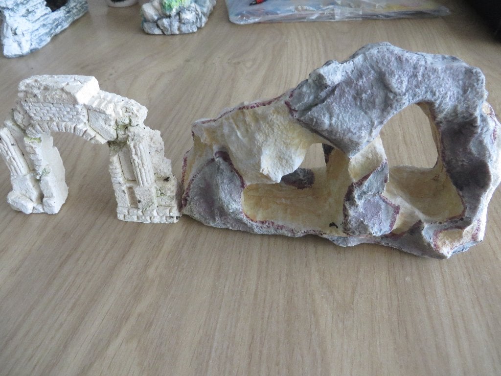 aquarium decoratie ornament steen en pilaar, Dieren en Toebehoren, Ophalen of Verzenden, Zo goed als nieuw, Decoratie